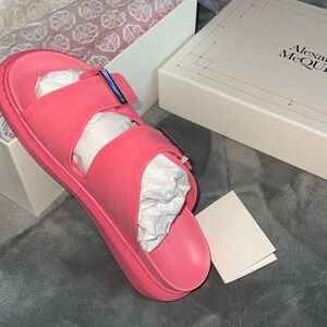 Brand New Alexander McQueen coral/silver Sandal birke rubber size 40 1/2